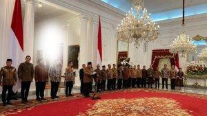 Prabowo-dan-Menteri-yang-dilantik.jpg