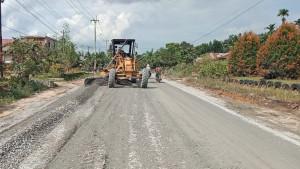 Proses-perbaikan-ruas-Jalan-Cerenti-Air-Molek-di-Kabupaten-Inhu.jpg