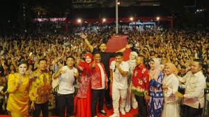 Puncak-acara-Helat-Pelalawan-dihibur-artis-ibukota-Silet-Open-Up.jpg