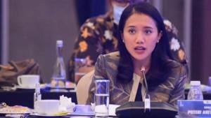 Putri-calon-menpora.jpg