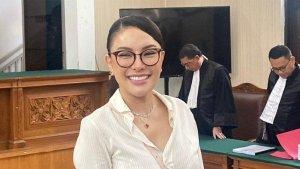 SIDANG-NIKITA-MIRZANI-Menangis.jpg