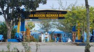 SMAN-Bernas-Pangkalan-Kerinci-Kabupaten-Pelalawan-Riau.jpg