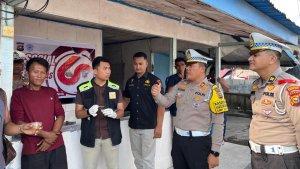 Sat-Lantas-Polres-Inhu-melakukan-tes-urine-kepada-30-supir-truk.jpg