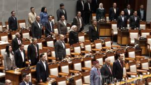 Sejumlah-Anggota-DPR-mengikuti-Rapat-Paripurna-ke-5-DPR-RI.jpg