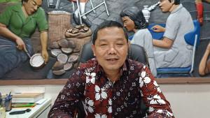 Sekretaris-Dinas-Pendidikan-Provinsi-Riau-Arden-Simeru.jpg