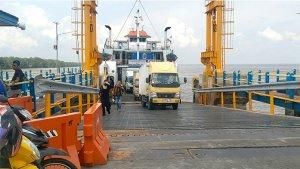 Suasana-Penyeberangan-Roro-Bengkalis-di-Pelabuhan-RoRo-Air-Putih-Kamis-2662025.jpg