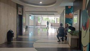 Suasana-di-Kantor-Dinas-PUPR-Riau-digeledah-KPK.jpg