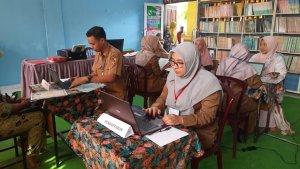 Suasana-ruang-operator-PPDB-di-SDN-110-Pekanbaru.jpg