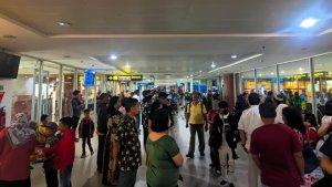 Suasana_Bandara_SSK_II_Pekanbaru_tampak_ramai_1_januari_2024.jpg