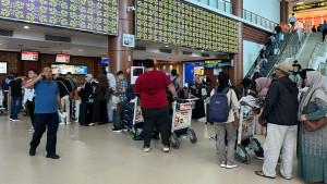 Suasana_di_area_cek_in_Bandara_SSK_II_Pekanbaru_08102025.jpg