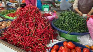 Tumpukan_cabai_merah_pedagang_di_Pasar_Palapa_Kota_Pekanbaru.jpg