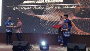 Vice-President-Area-Head-Bank-Mandiri-Area-Pekanbaru.jpg