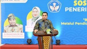 Wakil-Rektor-Bidang-Akademik-Unri-Mexsasai-Indra-ok.jpg