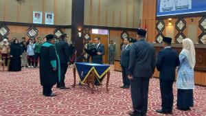 Wali-Kota-Pekanbaru-Agung-Nugroho-melantik-Direktur-RSD-Madani-Pekanbaru-Adi-Darma.jpg