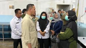 Wali-Kota-Pekanbaru-Agung-Nugroho-memimpin-langsung-sidak-ke-dapur.jpg