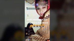 Wanita-Ini-Tetap-Live-Tiktok-Saat-Bayinya-Kejang-kejang-dan-Meninggal-Dunia.jpg