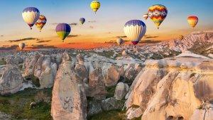 Wisata-balon-udara-di-Cappadocia-Turkiye.jpg