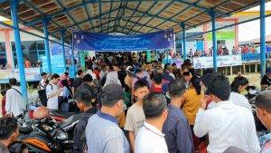 arus_balik_penumpang_di_pelabuhan_tanjung_harapan_kepulauan_meranti_membludak.jpg