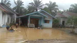 banjir-desa-kemuning-tua-Inhil.jpg