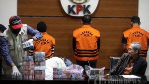 bupati-meranti-m-adil-suap-ketua-tim-pemeriksa-bpk-riau-demi-mendapatkan-predikat-wtp-lhp-apbd-2022.jpg