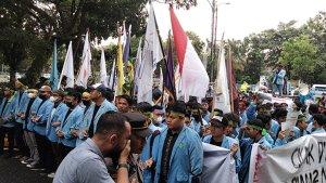 demo-mhasiswa-unri-tolak-ciptaker.jpg