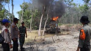 im-Operasi-PETI-Kuantan-yang-terdiri-dari-Polda-Riau-Polres-dan-Pol-PP-Kuansing.jpg