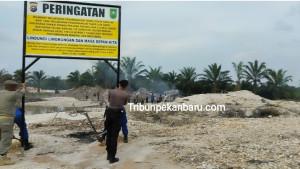 im-operasi-PETI-memasang-plang-peringatan.jpg