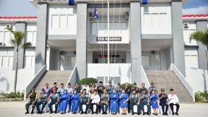 kasal-foto-bersama-depan-mako-TNI-Al-Dumai.jpg