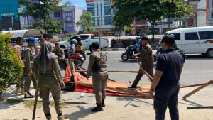 lapak-PKL-di-Jalan-HR-Soebrantas-Kota-Pekanbaru.jpg