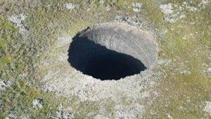 lobang-misterius-di-siberia-baru.jpg