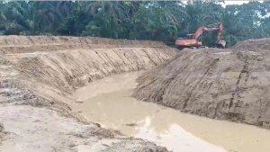 masyarakat-tolah-pengalihan-sungai-reteh-perusahaan-batu-bara.jpg