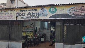 mpek-mpek-ibu-abu-di-Dumai.jpg