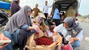 operasi-pasar-harga-cabai-merah-pekanbaru.jpg