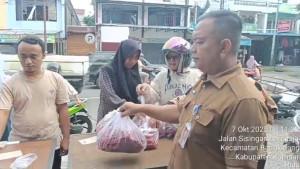 operasi-pasar-murah-cabai-murah-di-Kampar-cegah-inflasi.jpg