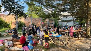 pasar-kaget-di-Jalan-Cipta-Karya-ujung-Pekanbaru.jpg