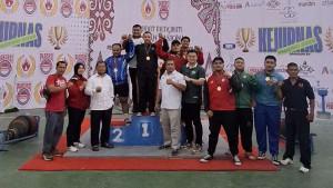 pelatih-dan-atlet-angkat-berat-Riau-juara-Kejurnas-2025.jpg