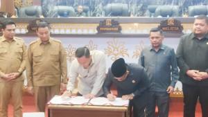 pengesahan-APBD-Perubahan-pekanbaru.jpg