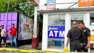 perampok-atm-bank-panin.jpg