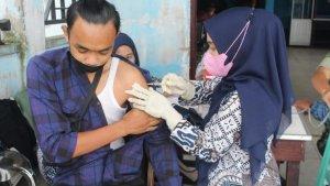 posko-vaksinasi-di-pelabuhan-domestik-tembilahan.jpg