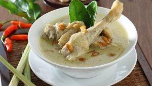 sajian-opor-ayam-menu-nikmat-temani-ketupat-saat-lebaran.jpg