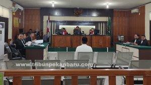saksi-kpk-16-orang-sidang-m-adil.jpg