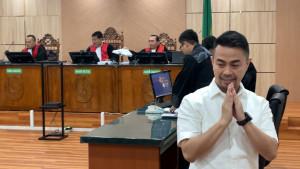sidang-vonis-pj-wako-pekanbaru-risnandar-mahiwa.jpg