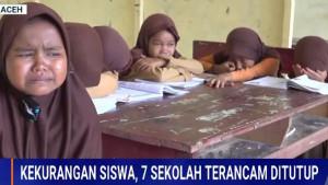 siswa-menangis-karena-sekolah-ditutup.jpg