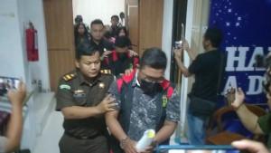 tersangka-dugaan-korupsi-penyaluran-pupuk-bersubsidi-Rohul.jpg