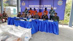 tni-al-pos-bengkalis-amankan-kapal.jpg