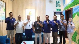 tribun-pekanbaru-foto-bersama-pln-uid-riau-kepri.jpg