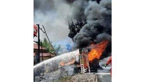 truk-tangki-bbm-terbakar-di-dumai.jpg