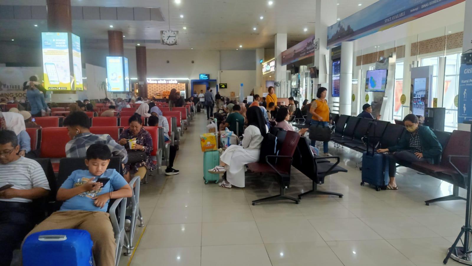Arus-mudik-bandara-ssk-pekanbaru.jpg