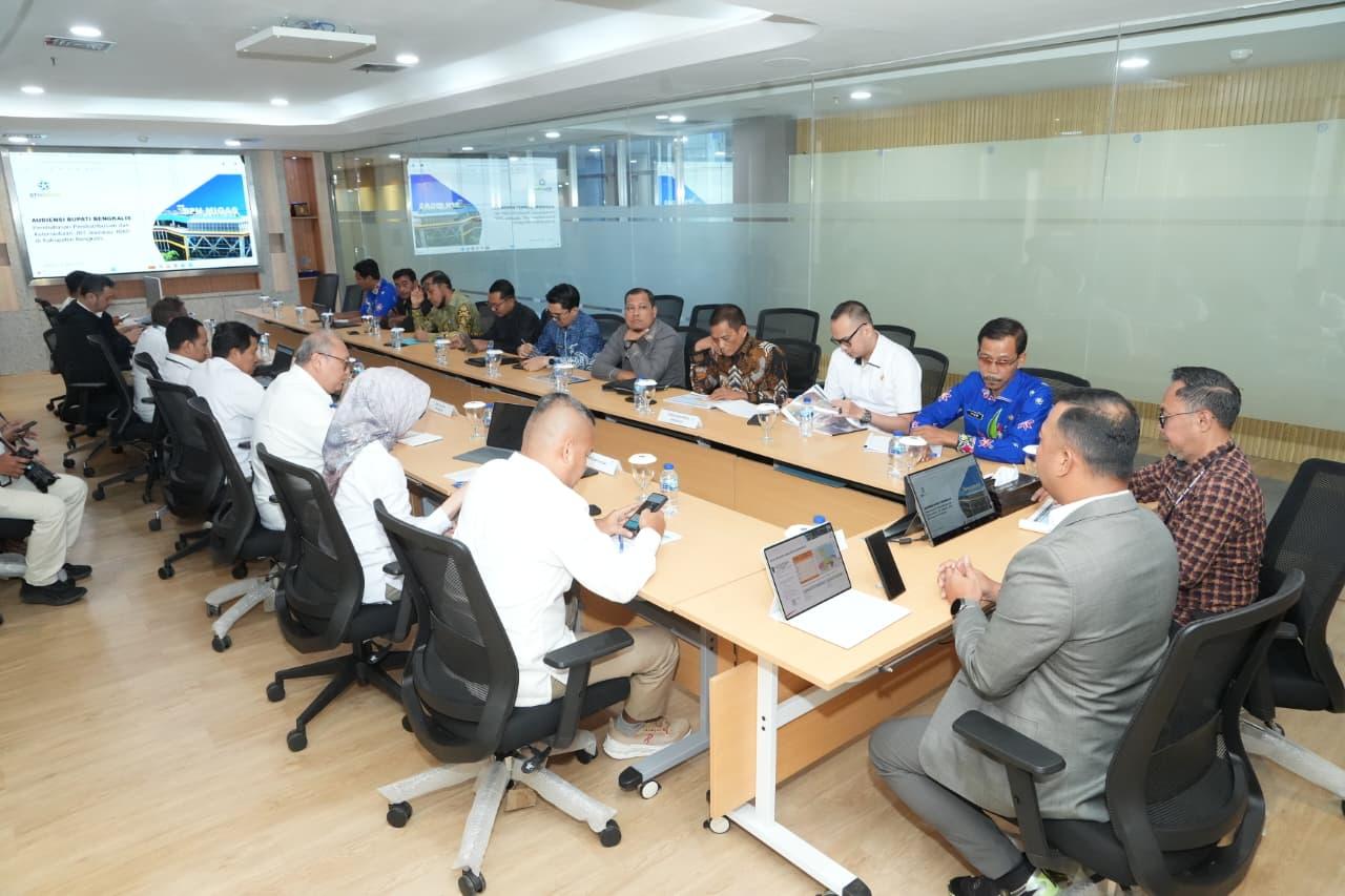 Temui BPH Migas, Pemerintah Bengkalis Sampaikan Kondisi BBM di Wilayah Bengkalis - Tribunpekanbaru.com