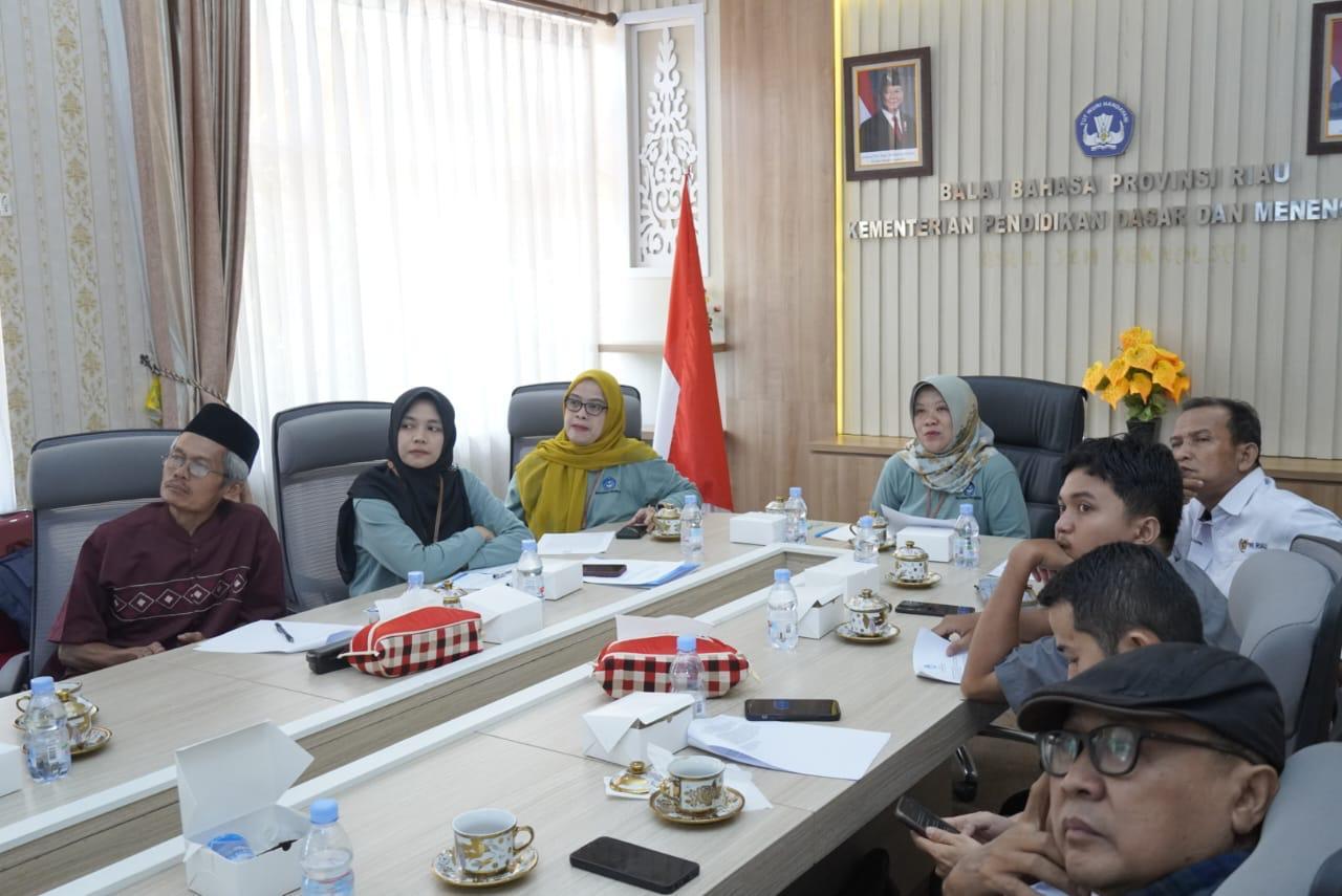 Balai-Bahasa-Provinsi-Riau-menggelar-Taklimat-Media.jpg